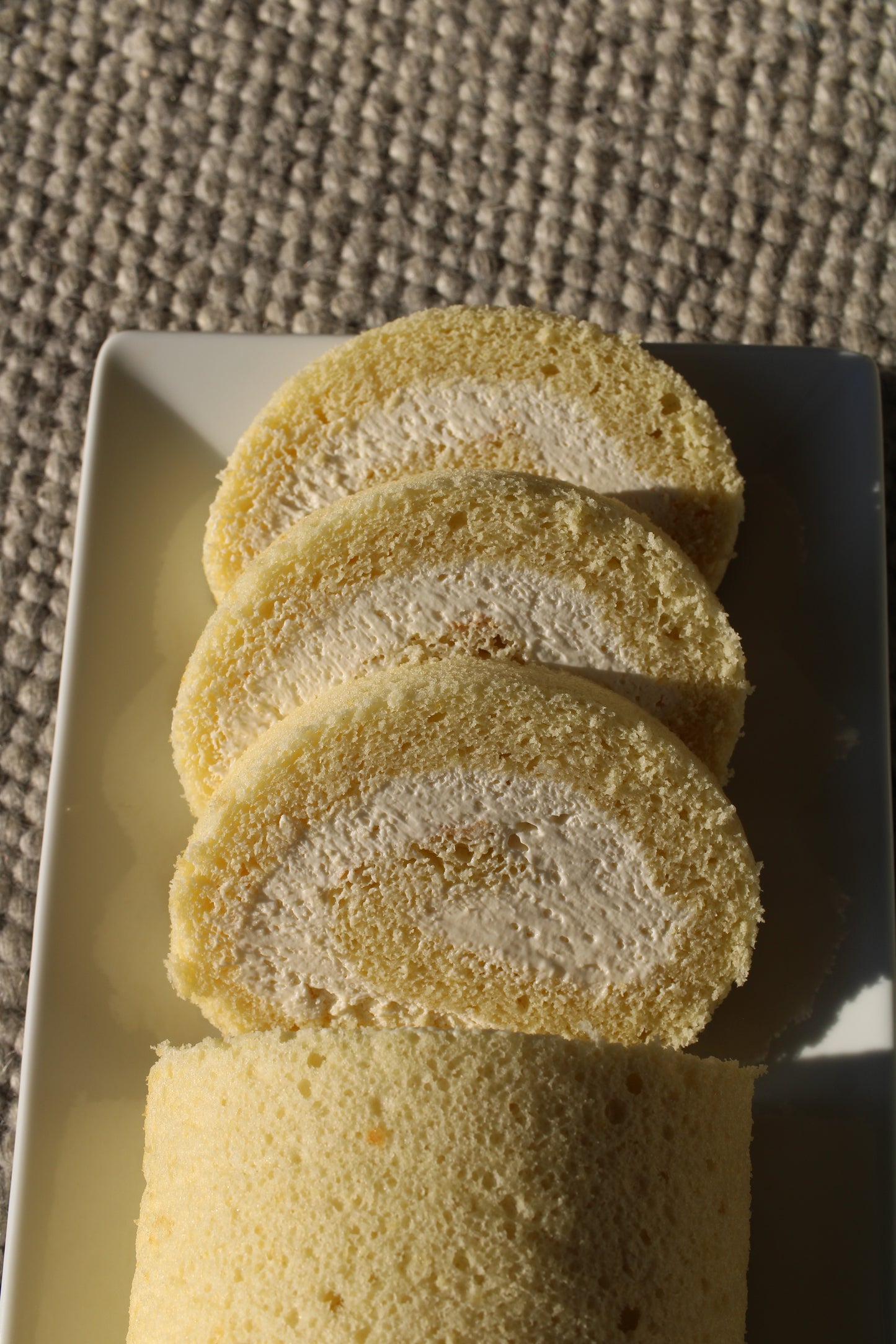 ROLL CAKE - Classic Vanilla & Mascarpone